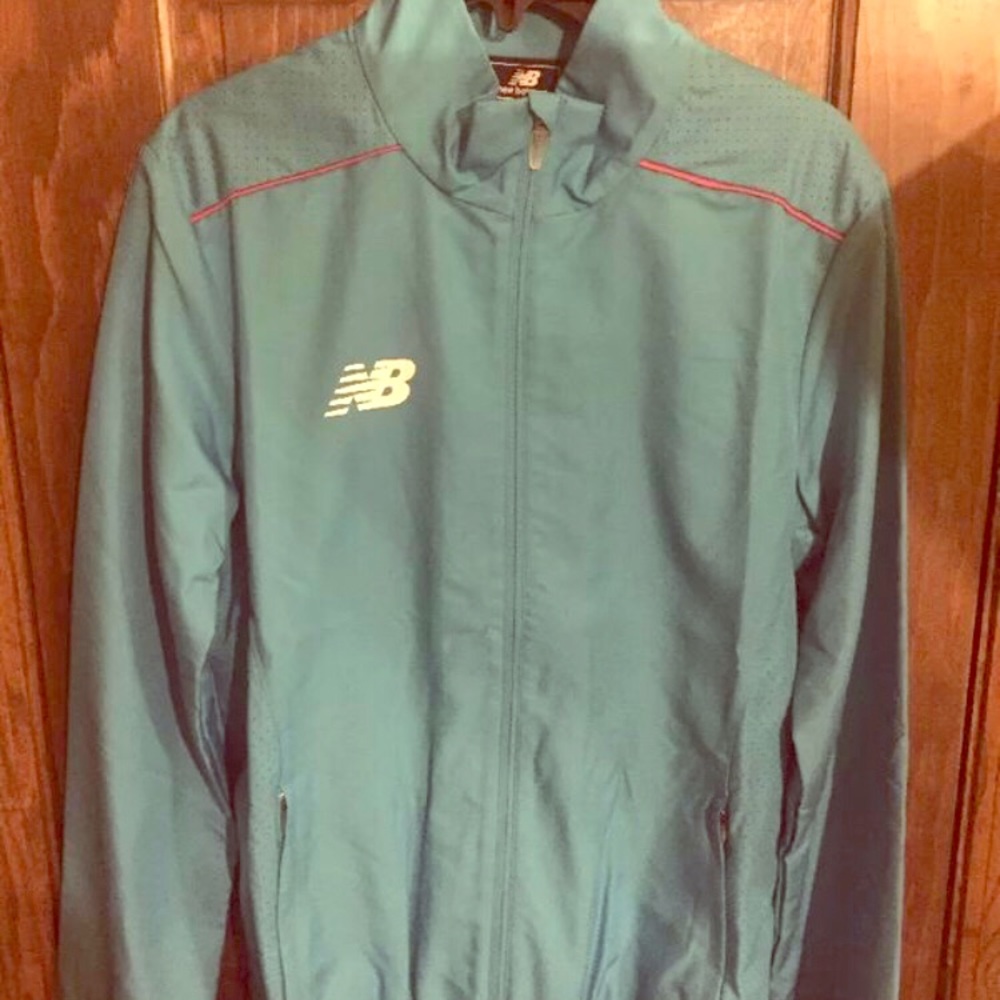 New balance windbreaker